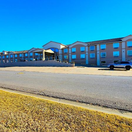 Fairbridge Inn & Suites Canadian Exterior foto