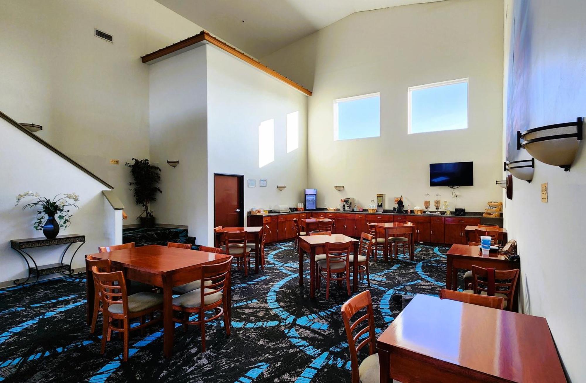 Fairbridge Inn & Suites Canadian Exterior foto